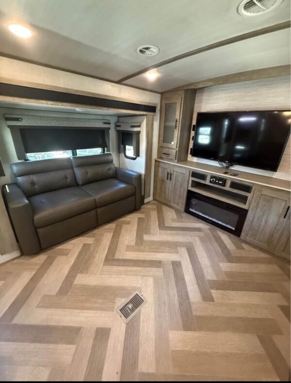 2017 StarCraft AR-One Maxx - Image 5