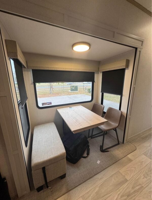 2018 Dutchmen Coleman LIGHT LX 1925BH Travel Trailer - Image 7